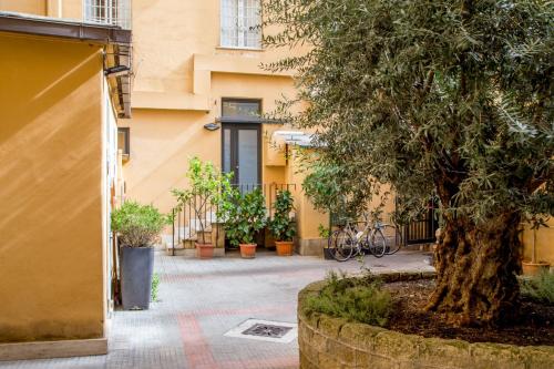 Vatican Suites Apartments - image 11