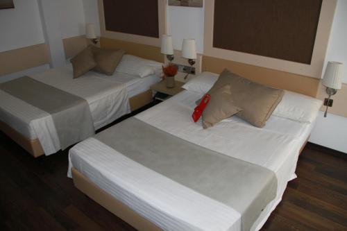 2 double beds