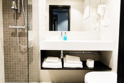Bathroom, Hotel Verdandi Oslo near Hovedoya