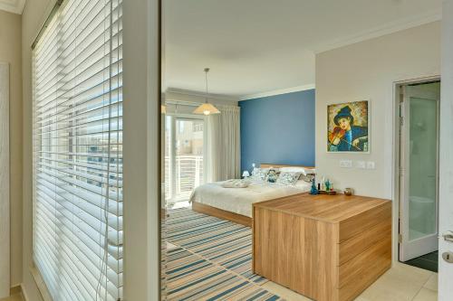 Luxury Apartment inc Pool & Views - image 14