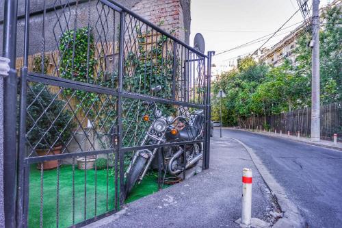 Paris - Bucarest - Motor House Unirii