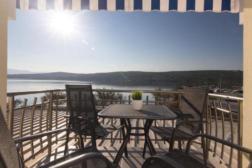 ระเบียง/ชานเรือน, Apartments Tamaris in ซิซิซี