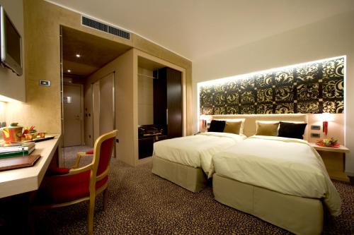 Antony Palace Hotel - image 2