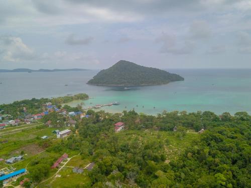 Lost and Found in Koh Rong Sanloem