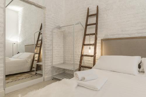 Romantic Vintage Colosseum Suite, Rome (photo 6)