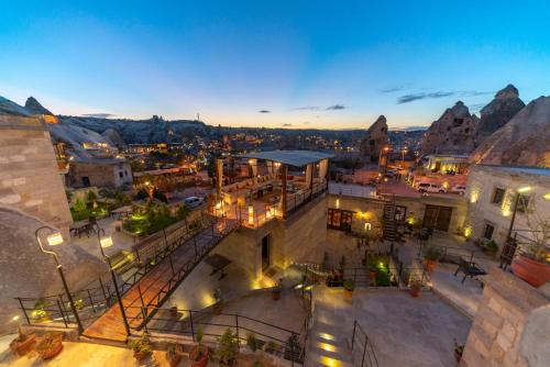 Artemis Cave Suites