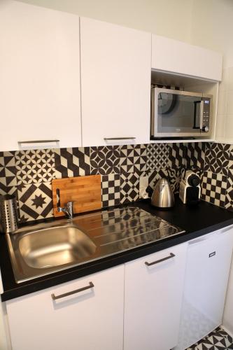 Konyha, Troisième Droite (Troisieme Droite) in Cahors