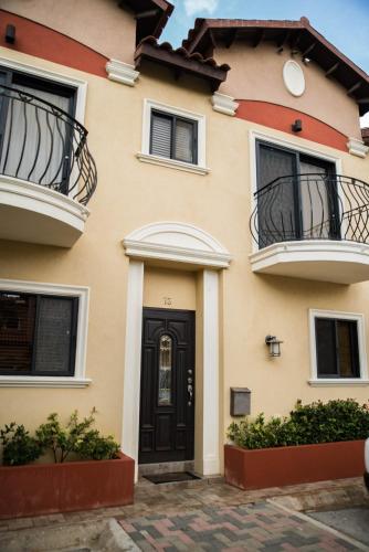 Beautiful 2 Bedroom Townhouse Diamante 73 In Palm Eagle