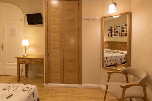 Hostal Santillan - image 6