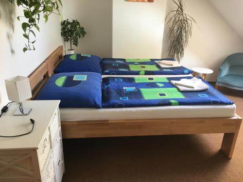 2 twin beds