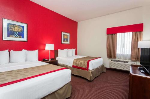 Ramada By Wyndham Zephyrhills In Fl - 