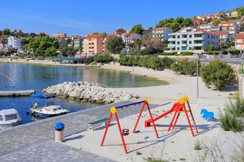 Apartments with a parking space Marina Trogir - 11607 - image 8