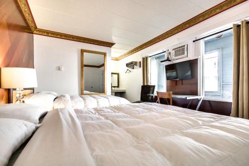 Double Room with Two Double Beds - Non-Smoking