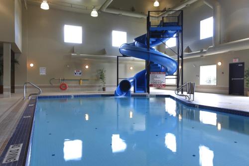 Úszómedence, Vegreville Suites in Vegreville (AB)