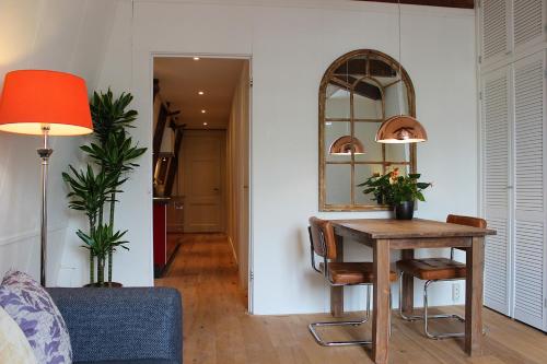Amsterdam Jewel Canal Apartments - image 2
