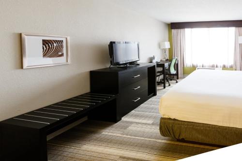 King Room - Mobility Access/Hearing Accessible