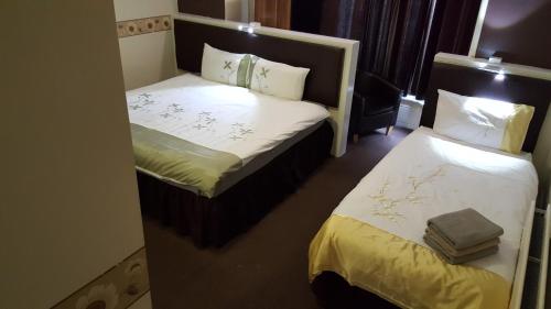 Room, family, shower