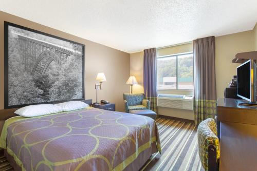 Super 8 by Wyndham Weston WV - image 4