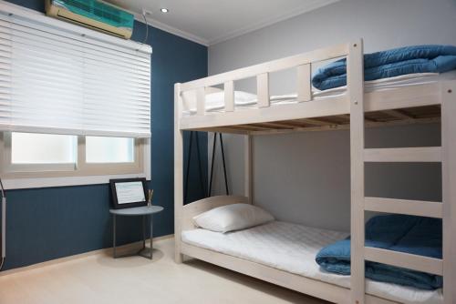 AIRPORT Guesthouse Room Type - Twin Room