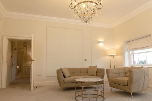 Winstanley House - image 9