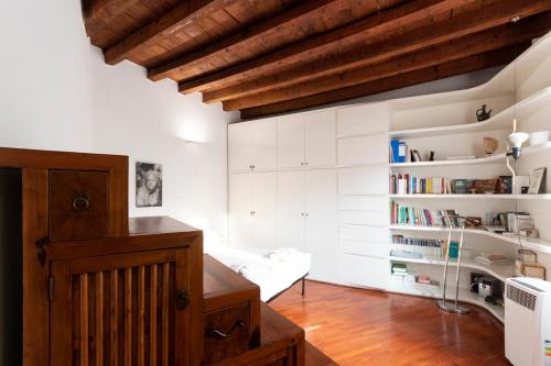 Brera Anfiteatro Apartment - image 5
