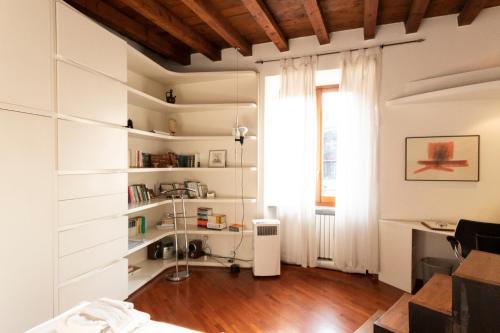 Brera Anfiteatro Apartment - image 3