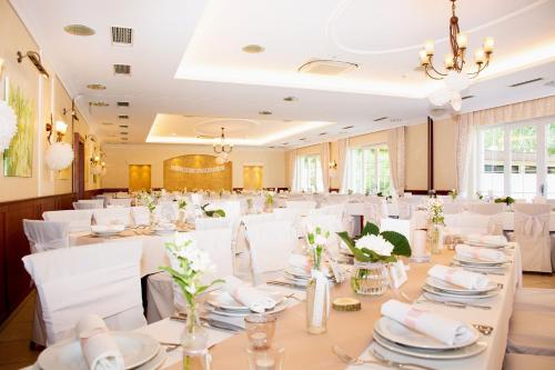 ห้องอาหาร, BIRKENHOF GOLS - B & B - Wohlfuhl Hotel mit Wochenend-Restaurant in กอลส์