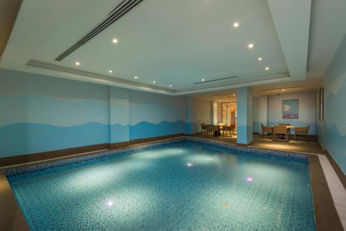 Swimming pool, Boudl Al Qasr Hotel near Salam Park