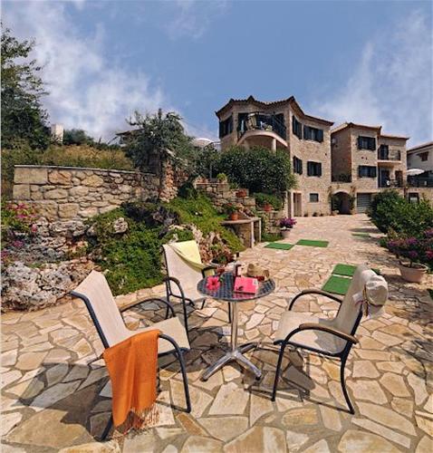 Kalogria Villas - Neon Oitilon