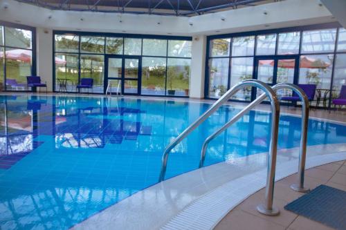 Swimmingpool, INTERNATIONAL HOTEL TASHKENT in Tasjkent
