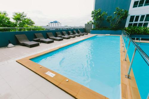 Boutique Airport Plaza Condo with Pool&Gym&Garden 0017160p Boutique Airport Plaza Condo with Pool&Gym&Garden 0017160p