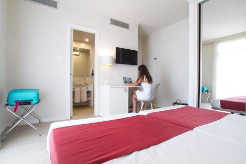 Ibersol Antemare -Adults Only- Set in a prime location of Sitges, Hotel Ibersol Antemare Spa puts everything the city has to offer just outside your doorstep. Offering a variety of facilities and services, the hotel provides all yo