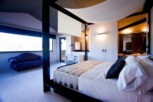 Hotel & Winery Señorío de Nevada in Villamena