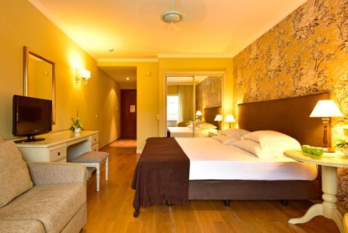 Pestana Village Garden Hotel - image 9