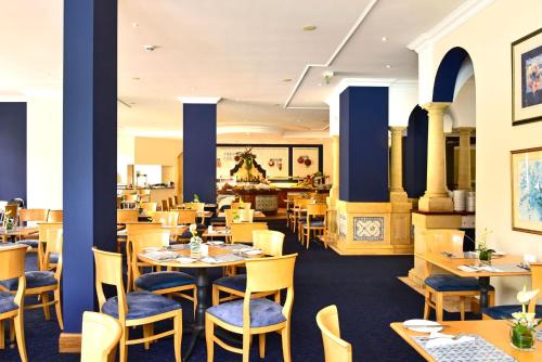 Pestana Village Garden Hotel - image 3