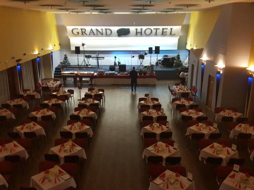 Grand Hotel - image 4