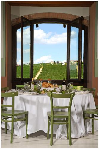 Panoramic Villa Garassino - country rooms and fine restaurant - 레스토랑