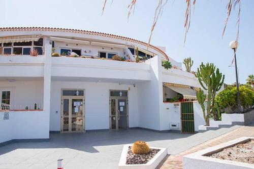 Island Village - image 4