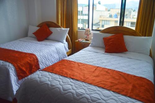 2 double beds