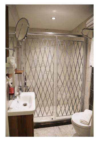 Fimka Hotel Room Type - Deluxe Triple Room