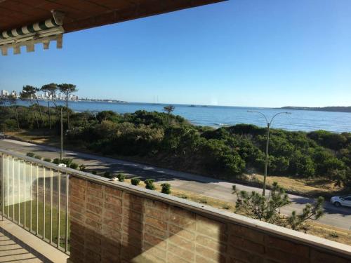 Estupenda Playa y Vista de Punta del Este in Cantegril