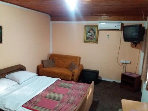 3 double beds
