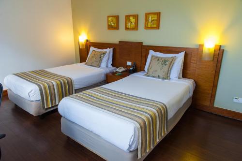 2 twin beds