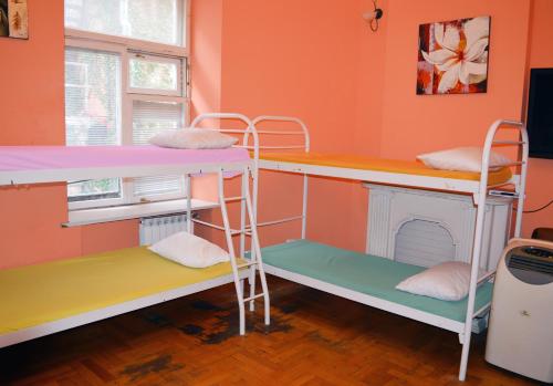 1 bunk bed