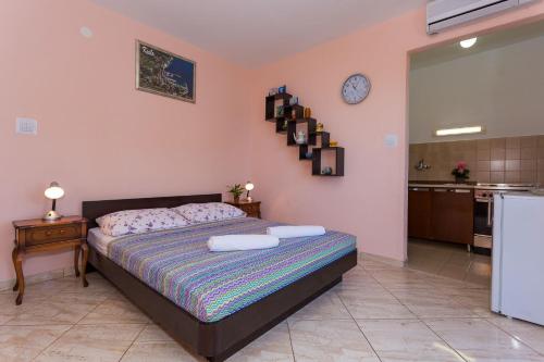 Apartments Verica - 15m from beach - image 2