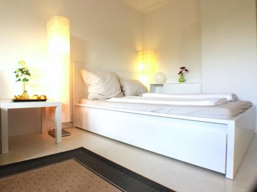 Großes helles Zimmer + eigenes Bad in Eidelstedt / Lurup