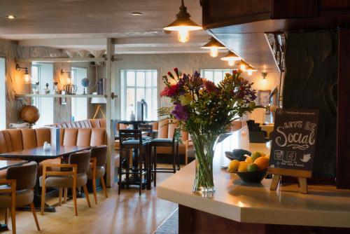 Pub/Lounge, Shard Riverside in Hambleton (Lancashire)
