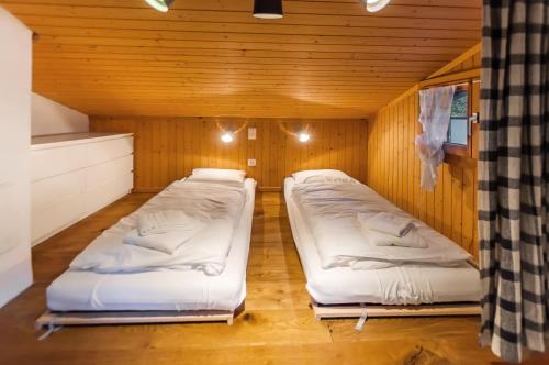 Charming Little Chalet for 6 People & Free Ski Lockers