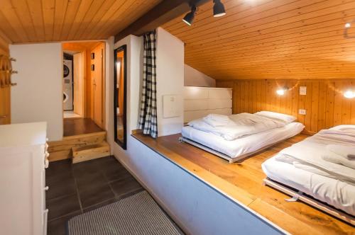 Charming Little Chalet for 6 People & Free Ski Lockers