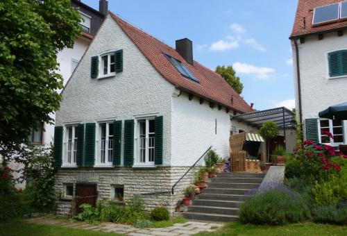 مدخل, Bed and Breakfast unter den Linden in Nordlingen